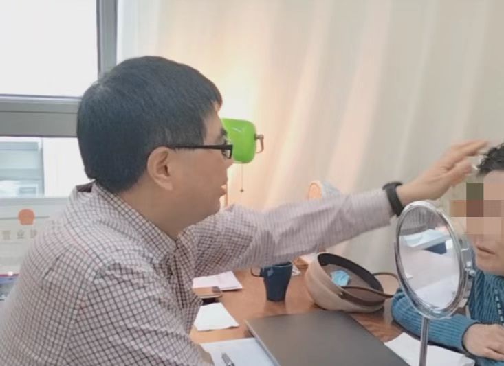 70岁不服老来北京做了拉皮，术后效果很惊艳，年轻了10多岁！