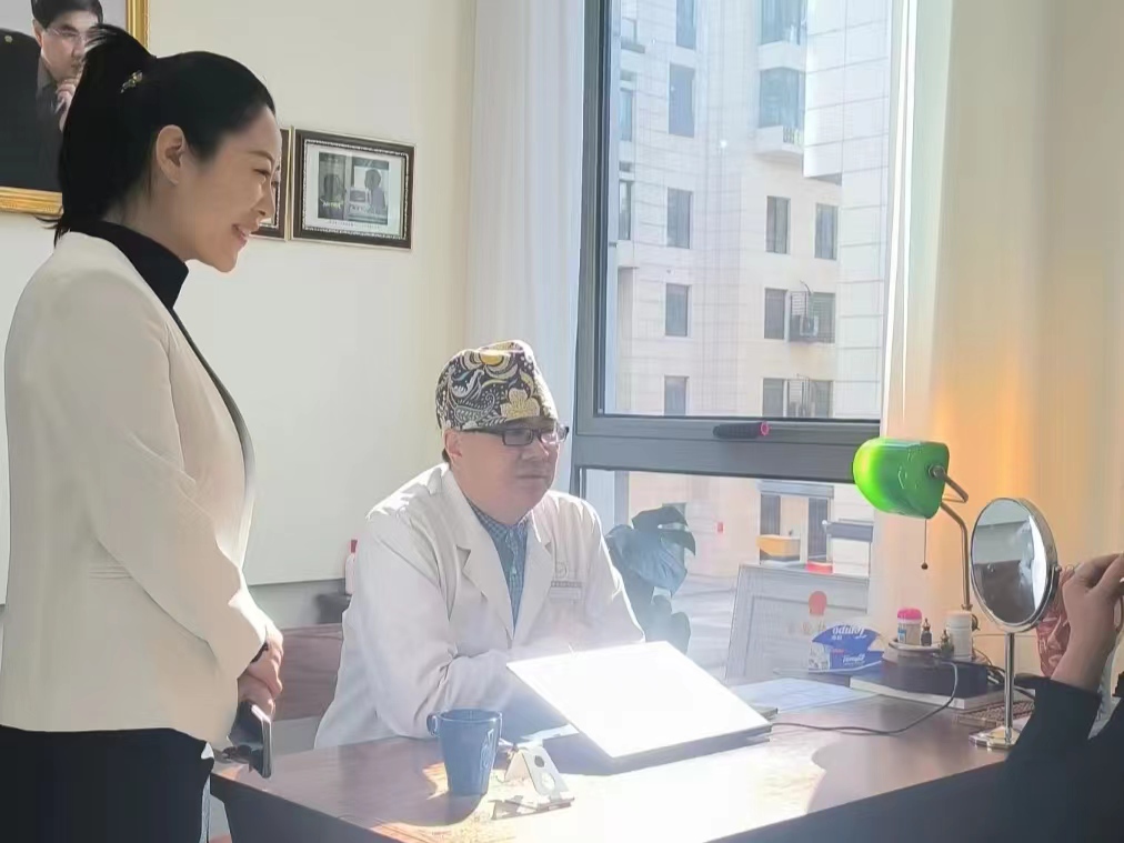 60岁做了拉皮手术，术后7天“大变样”！