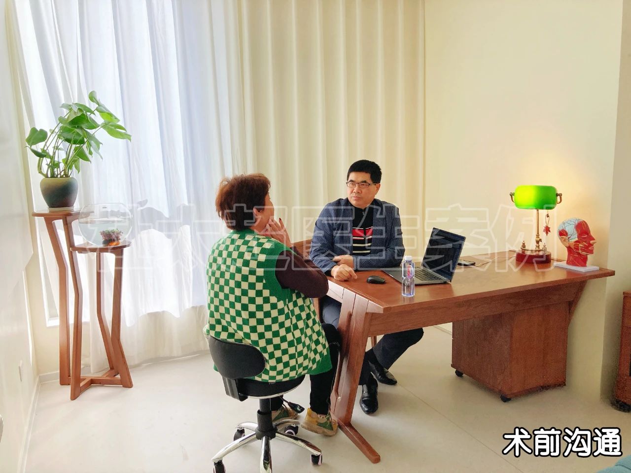 “这张老脸我是不要了”！53岁“老少女”的拉皮手术，上演一出反转好戏！